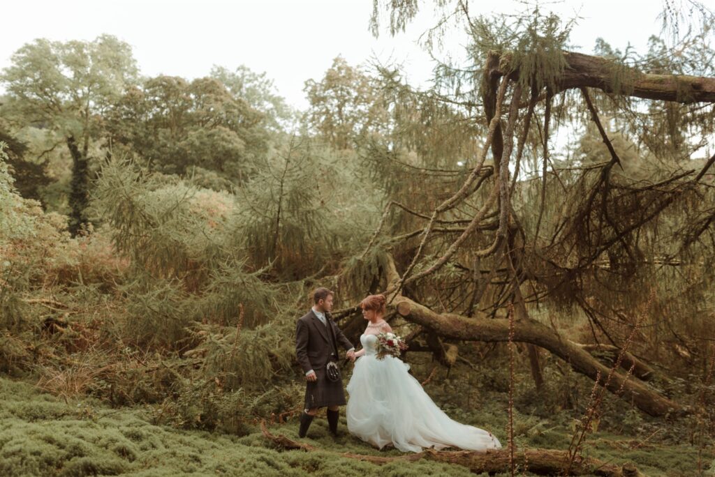 kelburn-castle-wedding-photography-modern-romantic-and-alternative-candids-112.jpg
