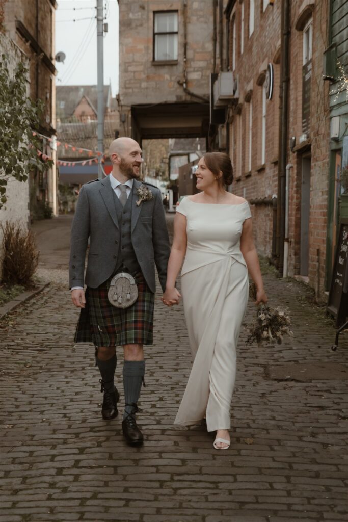 glasgow-elopement-photographer-registry-office-montrose-street