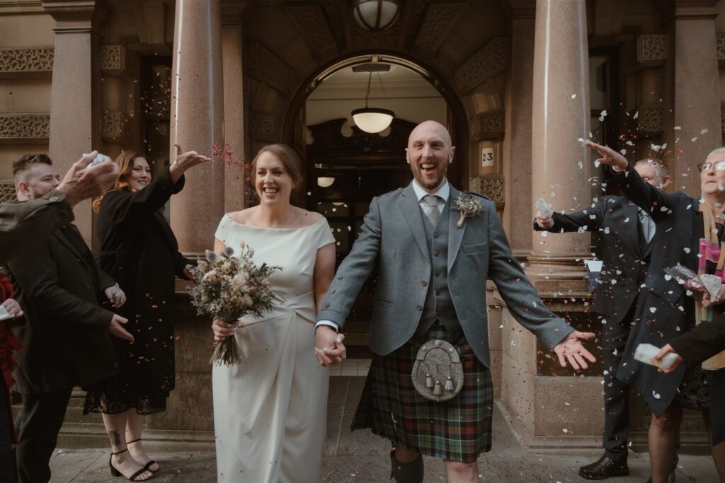 glasgow-elopement-photographer-registry-office-montrose-street