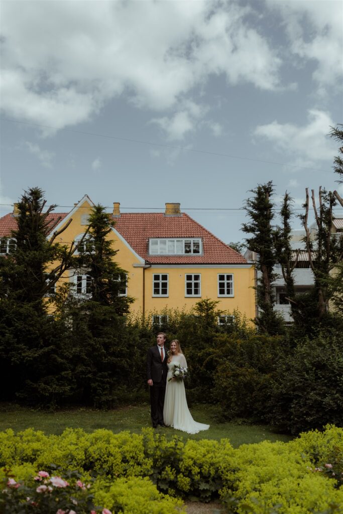 destination wedding in Copenhagen Haveselskabet's Garden by glasgow wedding photographer