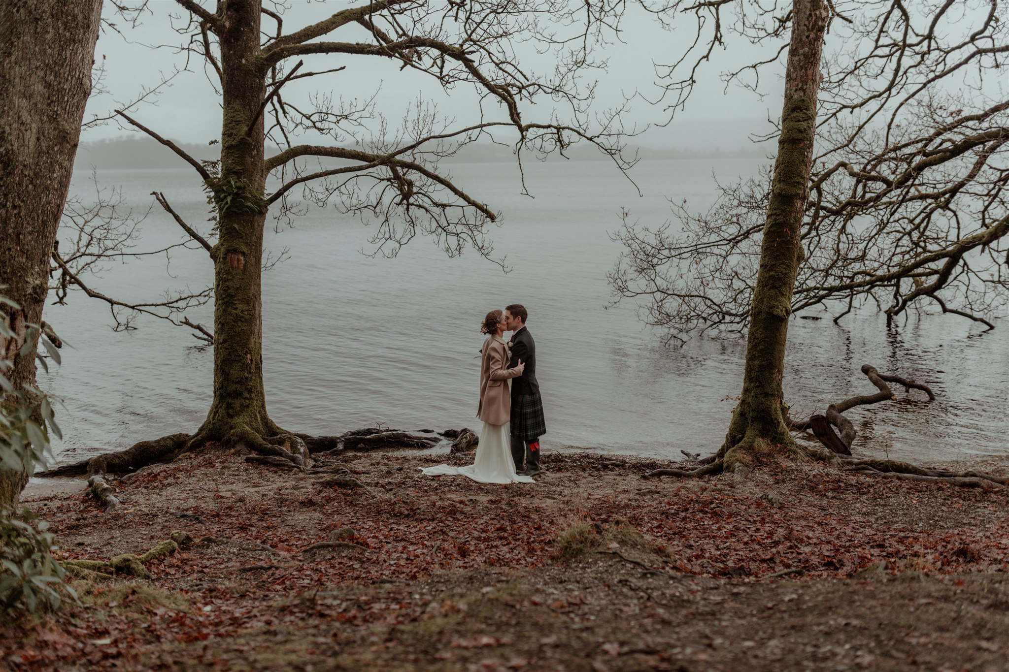 romantic-highlands-elopement-photography-micro-wedding-in-scotland-elopement-photography-beautiful-15.jpg