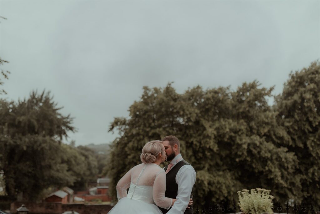 Sherbrooke castle wedding glasgow modern romantic affordable photography