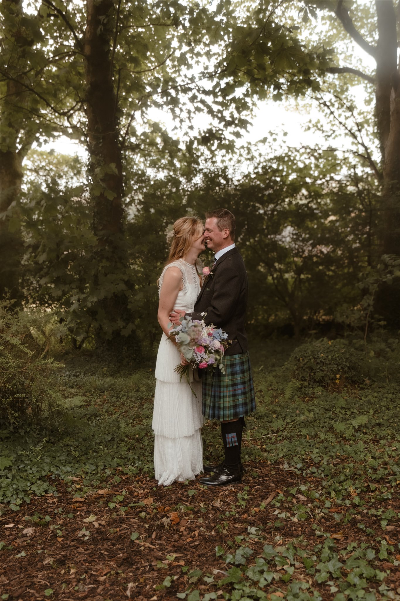 candid-romantic-scotland-wedding-photography-glasgow43.jpg