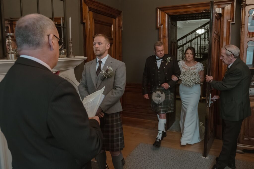 3-montrose-street-wedding-photographer-hourly-package-for-small-weddings-in-glasgow-west-end