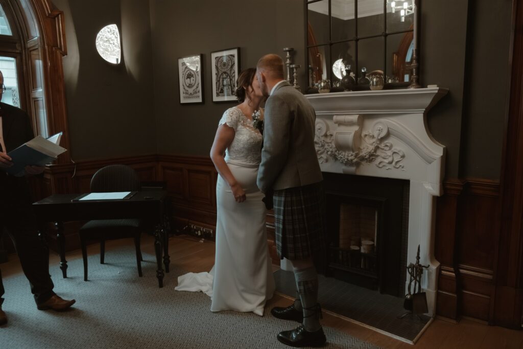 3-montrose-street-wedding-photographer-hourly-package-for-small-weddings-in-glasgow-west-end